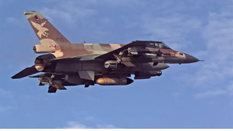 F-16 fighter jet (file)