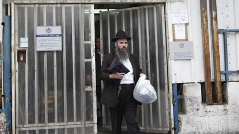 פוקס יוצא ממעצר