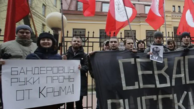 Sevastopol: pro-Russian demonstration