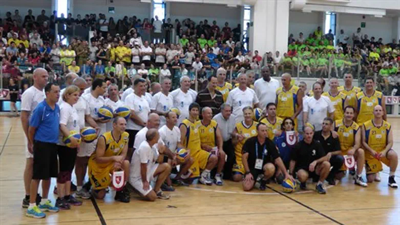 אלופי צה"ל עם ותיקי מכבי ת"א
