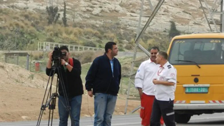 פרובוקציה מתוכננת. צוותי צילום במקום