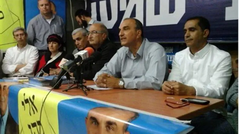 One last press conference for Eli Cohen