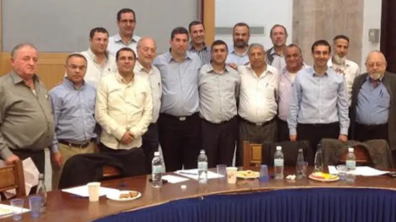 וורצמן עם נציגי הרשויות