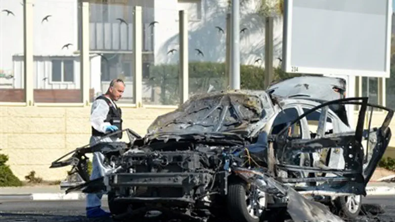 Car explosion (illustration)
