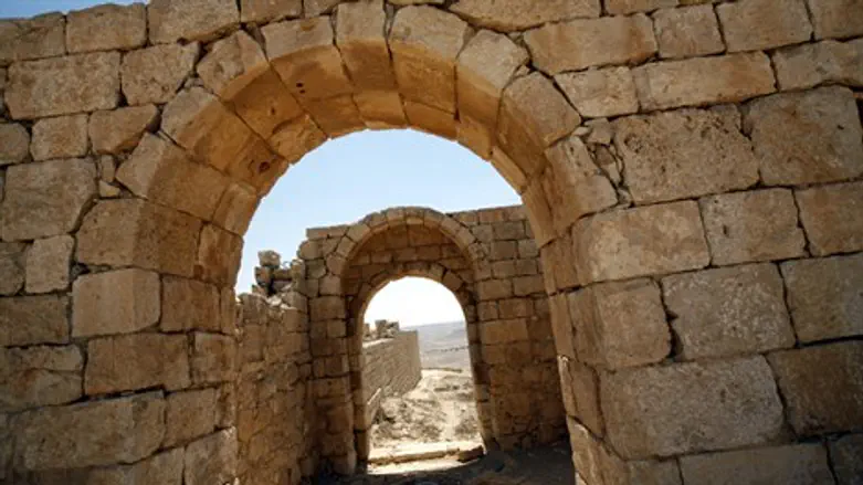 מה הם עושי שם?