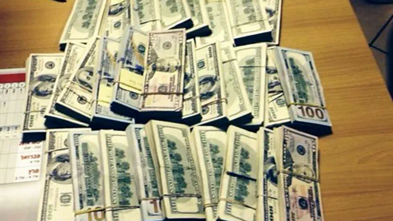 חלק מהשטרות שנתפסו