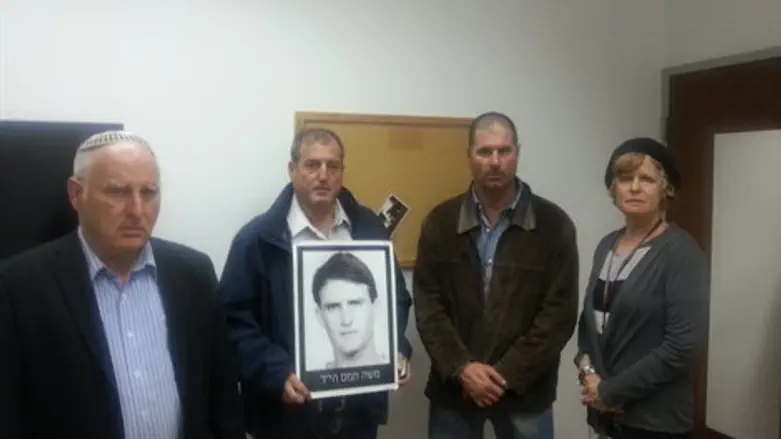 בני המשפחות עם יו"ר אלמגור