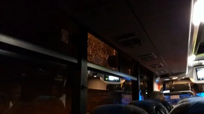 ירי ליילי או "רק" זריקת אבנים