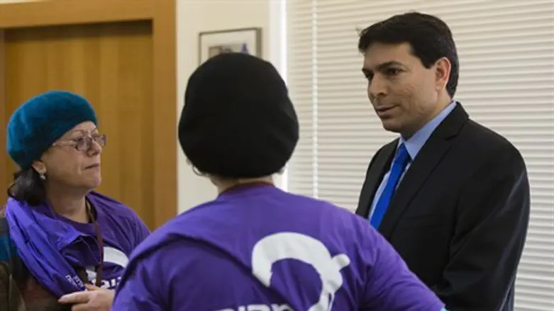 דנון עם אמהות שכולות