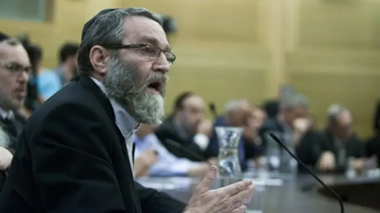 שערורייה. משה גפני