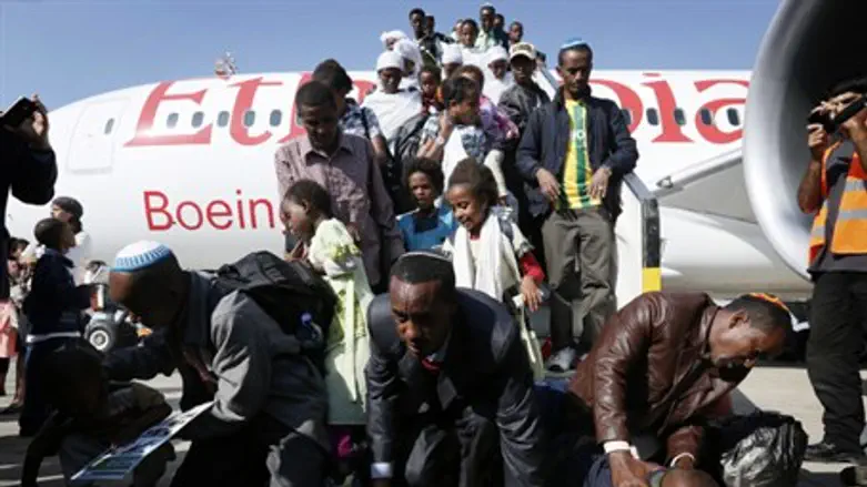 Ethiopian Jews make Aliyah (file)