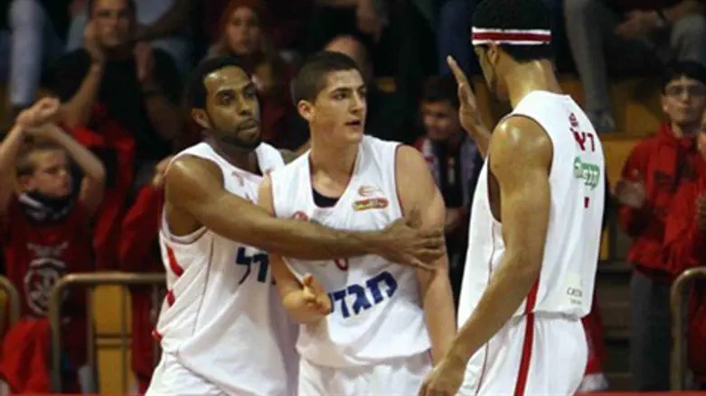 טמיר אריאל, הראה ניצוצות