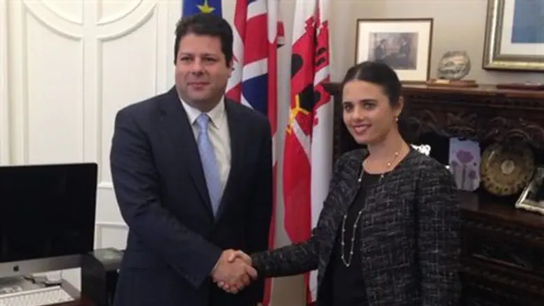 ח''כ שקד עם ראש ממשלת גיברלטר