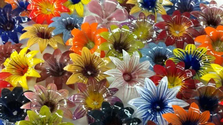 שלל פרחי זכוכית