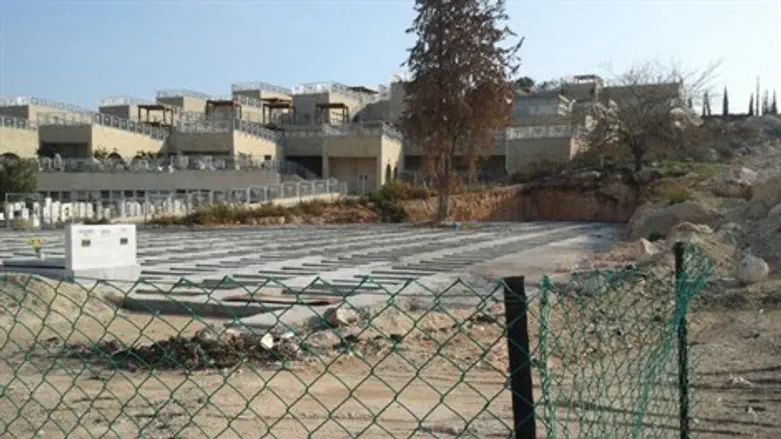 "קבר שם נפטרים באופן בלתי  חוקי"