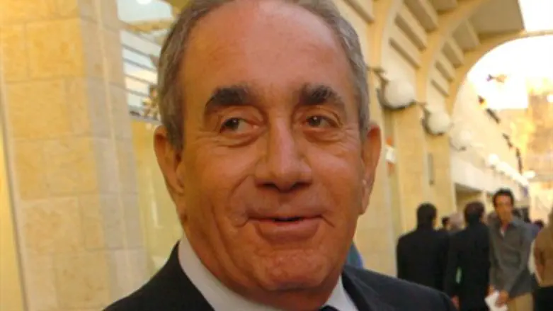 אלפרד אקירוב