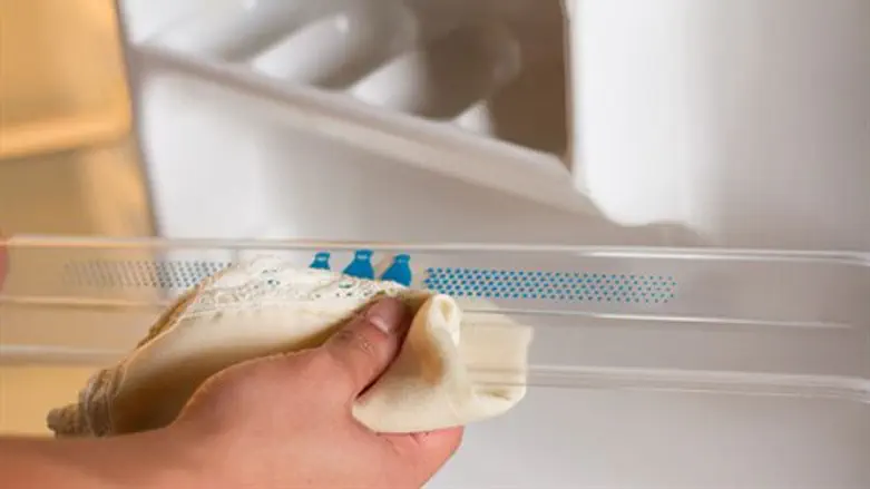 לנקות אבל בזהירות