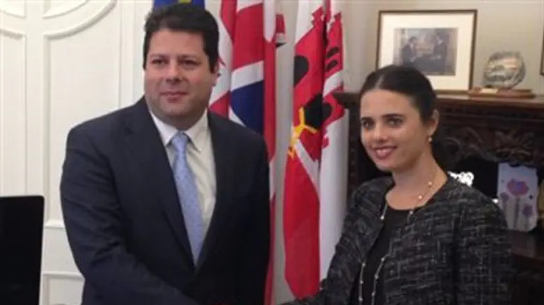 Айелет Шакед и Фабиан Пикар