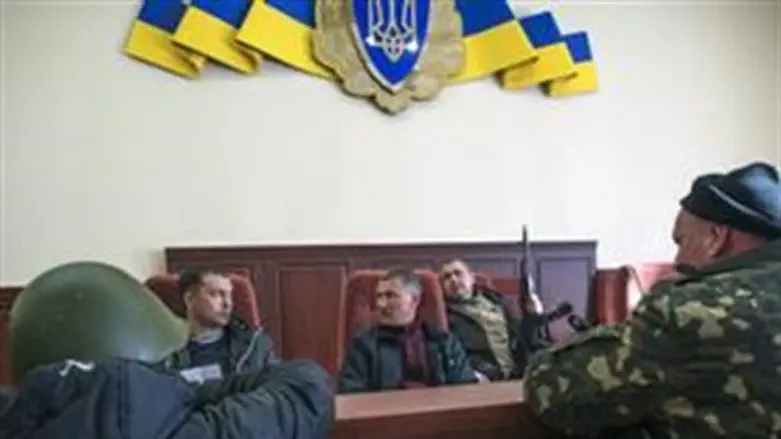 Вооруженные боевики, захватившие здание СБУ в