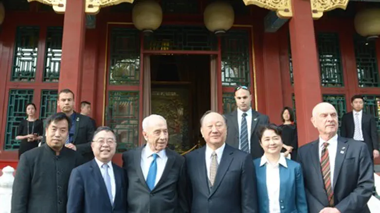 הנשיא פרס בסין