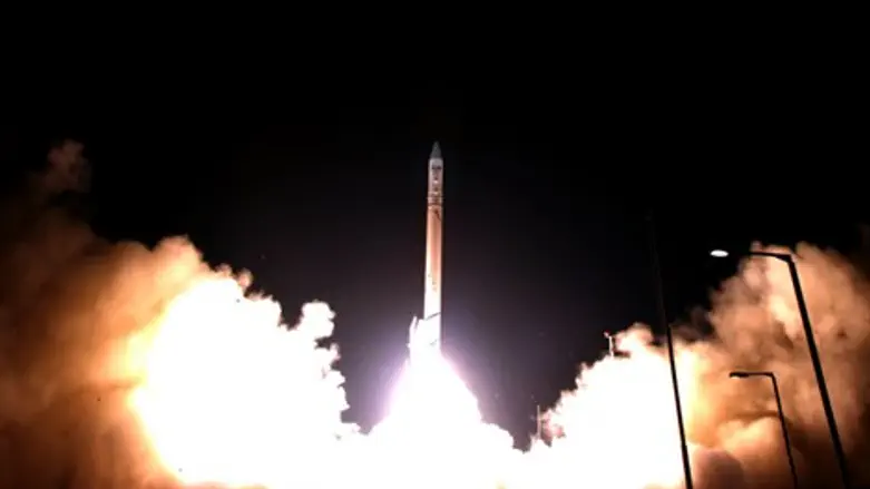 שיגור הלווין "אופק 7"