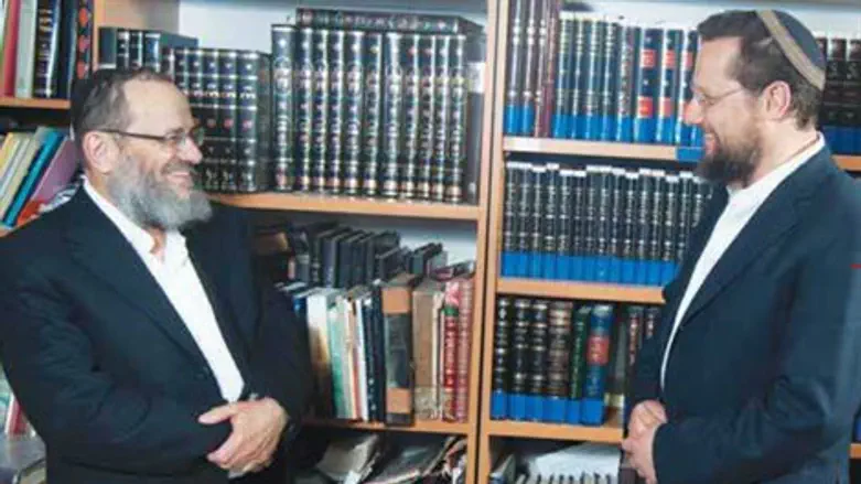 הרב נחום נריה ובנו הרב יצחק נריה