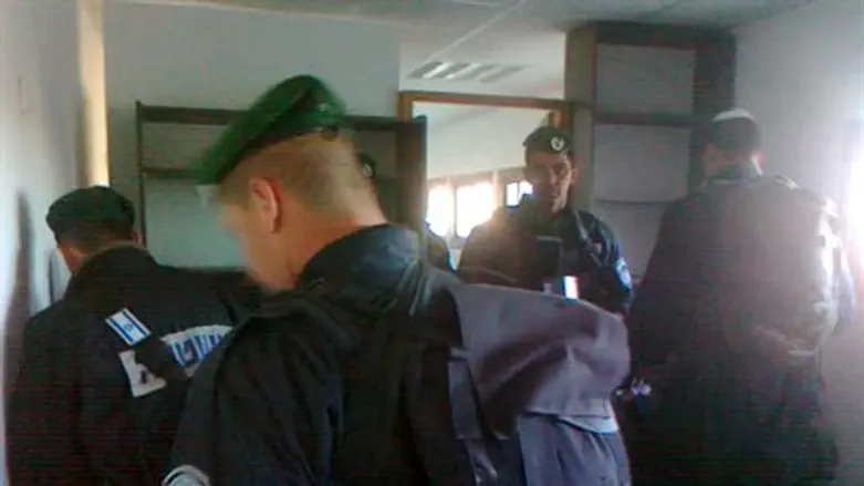 לוחמי מג"ב בבית המדרש