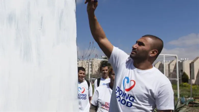 לוי. צבע את רמת גן בצהוב