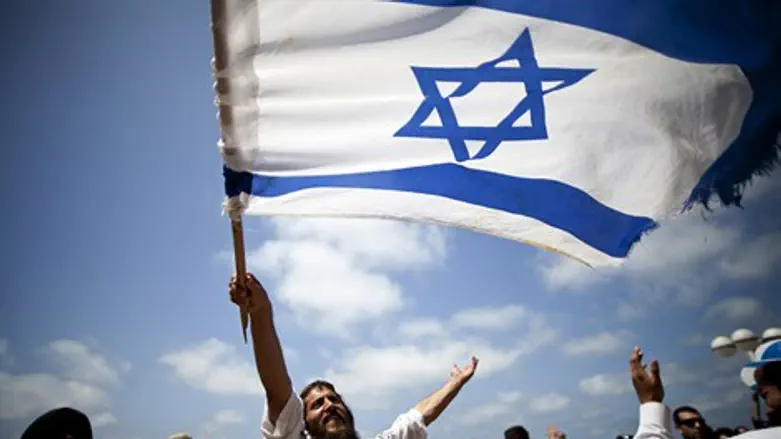 תפקחו את העיניים ותחגגו