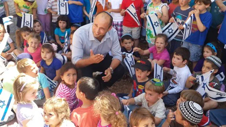 בנט בחנוכת הגן