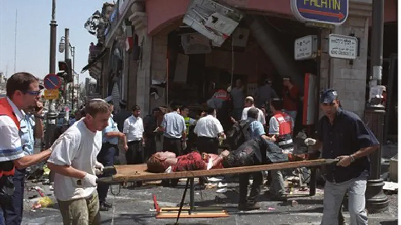 Место теракта в ресторане Sbarro