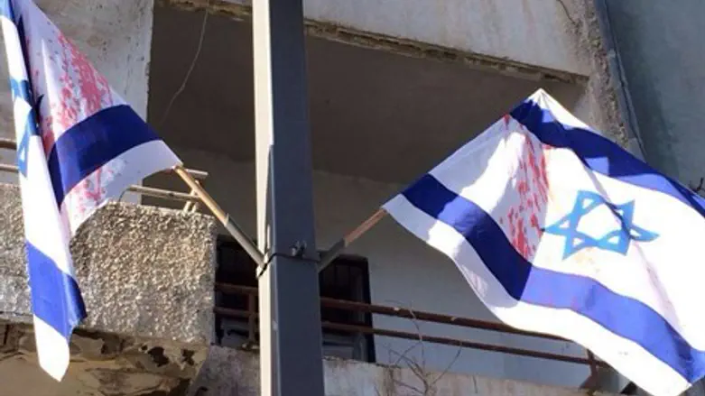 דגלי ישראל שהושחתו ביפו