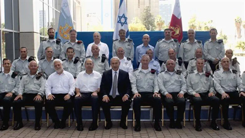 נתניהו ויעלון עם חברי פורום מטכ''ל