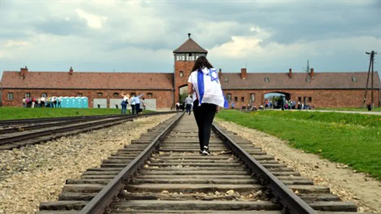 אנשים חוזרים משם הרבה יותר רגישים. מצעד החיים באושוויץ