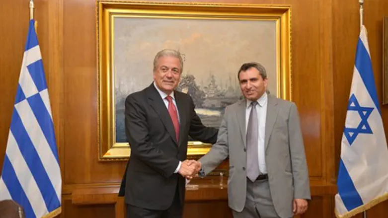 סגן השר אלקין ביוון