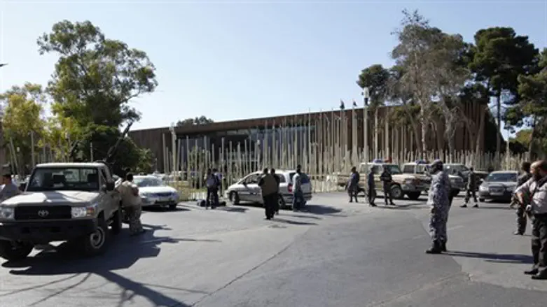 Security at the entrance to the Libyan parlia