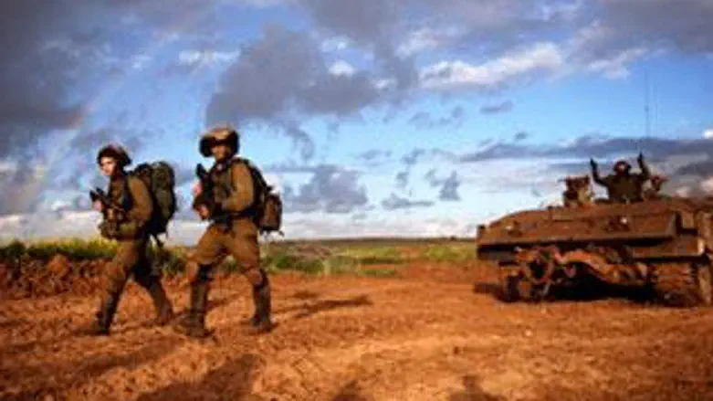 חיילים בשטח