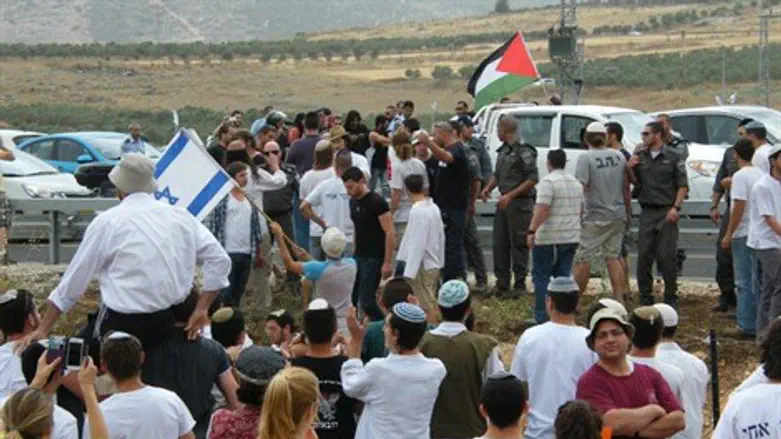 המפגינים היום בפתח יער לביא