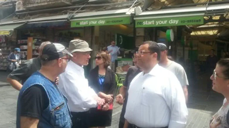 ליאון ולנדאו במחנה יהודה