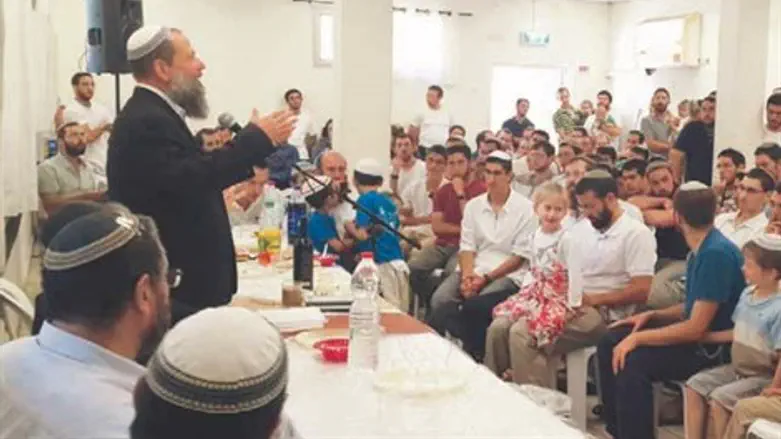 הרב גנץ בסעודת ההודיה