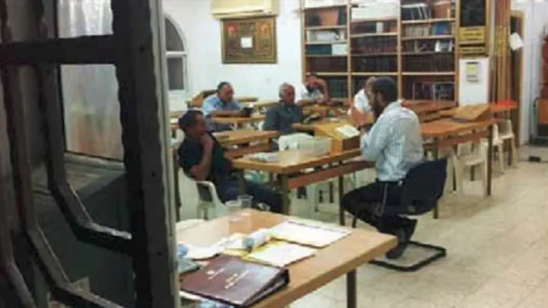 לומדים תורה ברמלה