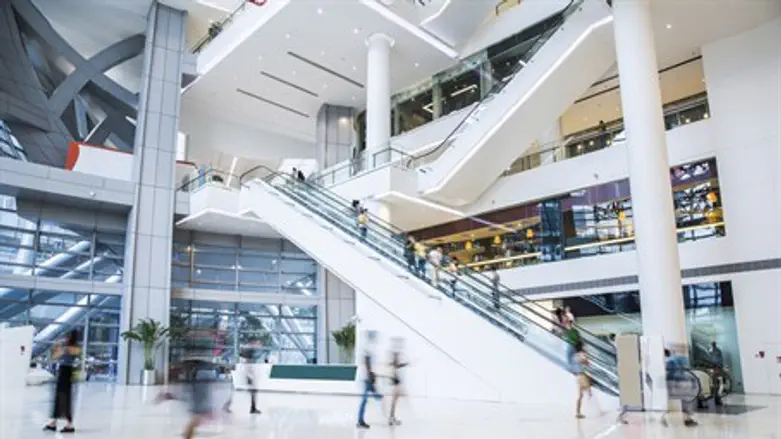 Shopping mall (illustration)