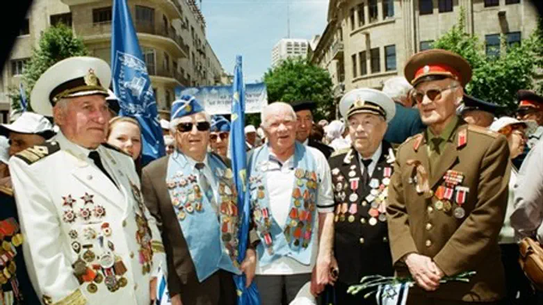 Парад ветеранов ВОВ. Иллюстрация