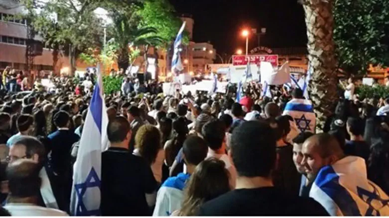 Rally in memory of Shelly Dadon