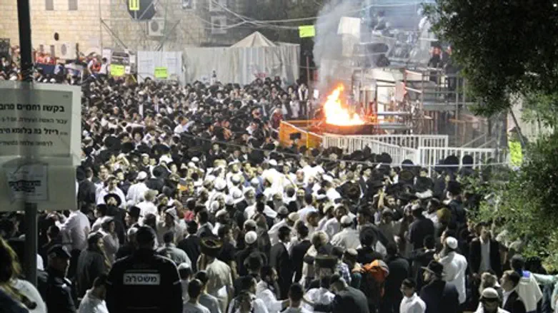 ליל ל"ג בעומר במירון