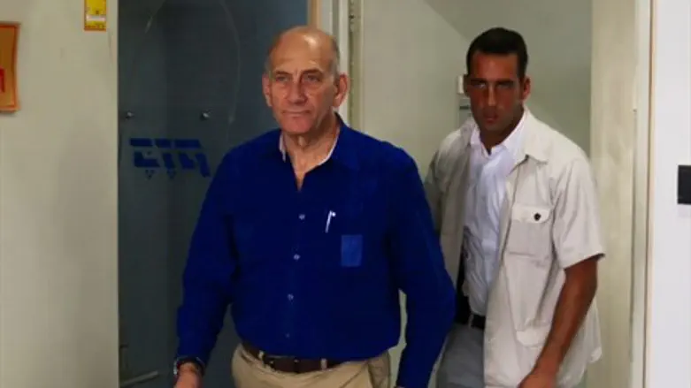 אולמרט הבוקר בבית המשפט