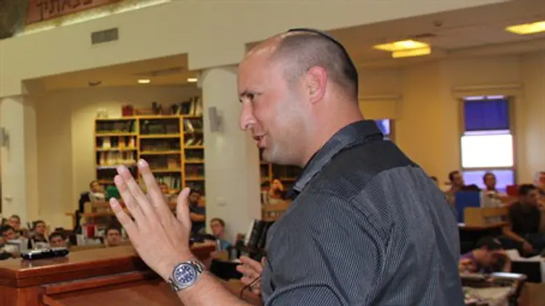 Беннет в ешиве-хэсдер (Кирьят-Шмона)