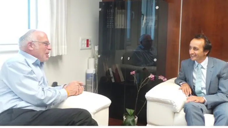 Uri Ariel and Australian Ambassador Dave Shar