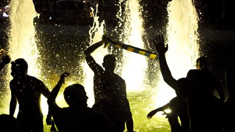 חגיגות בכיכר אתמול