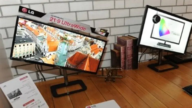 מסכי Ultra Wide חדשים לתחום המקצועי. LG